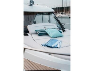 2026-beneteau-antares-9-8