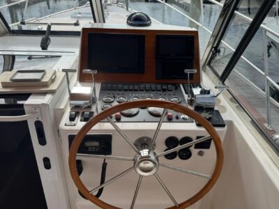 2001-legacy-yachts-34-express-26-1
