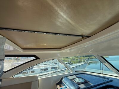 2012-tiara-yachts-3100-coronet-18-1