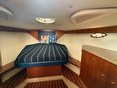 2012-tiara-yachts-3100-coronet-34-1