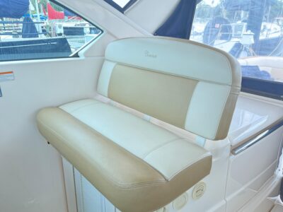 2012-tiara-yachts-3100-coronet-39-1