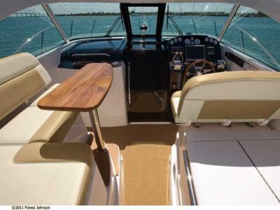 2012-tiara-yachts-3100-coronet-7-1