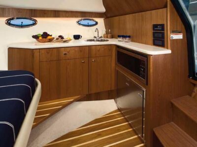 2012-tiara-yachts-3100-coronet-9-1