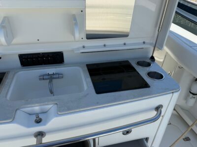 2016-boston-whaler-370-outrage-14-1