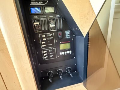 2016-boston-whaler-370-outrage-28