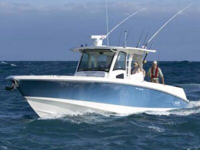 2016-boston-whaler-370-outrage-33