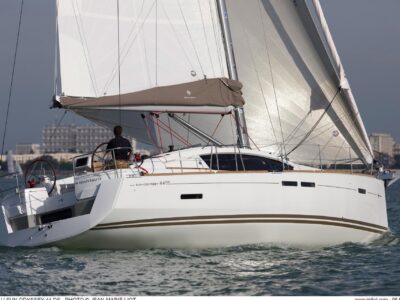 2017-jeanneau-sun-odyssey-44-ds-3-1