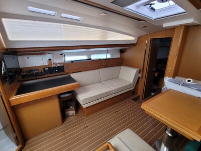 2017-jeanneau-sun-odyssey-44-ds-33-1