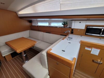 2017-jeanneau-sun-odyssey-44-ds-34-1