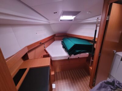 2017-jeanneau-sun-odyssey-44-ds-36-1
