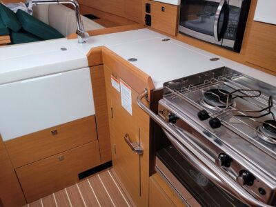 2017-jeanneau-sun-odyssey-44-ds-43-1