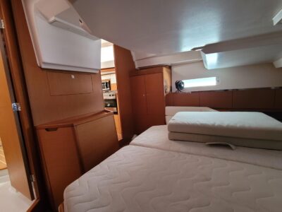 2017-jeanneau-sun-odyssey-44-ds-52-1