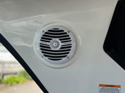2018-sea-ray-sundancer-350-25-2