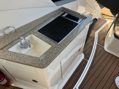 2018-sea-ray-sundancer-350-34