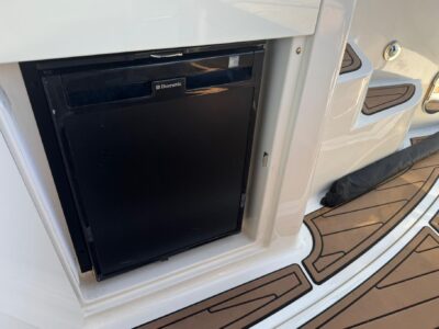 2018-sea-ray-sundancer-350-35