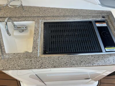 2018-sea-ray-sundancer-350-36