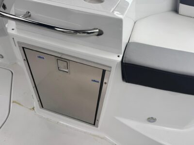 2020-monterey-295-sport-yacht-10-1