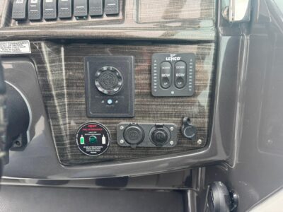 2020-monterey-295-sport-yacht-13-1