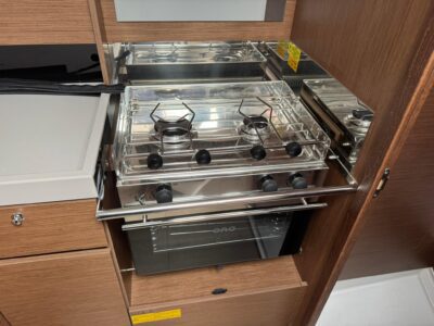2024-beneteau-oceanis-34-1-11