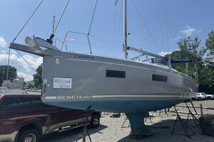 2024-beneteau-oceanis-34-1-26