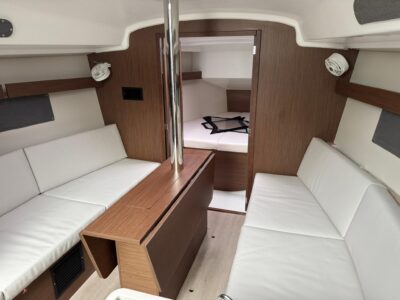 2024-beneteau-oceanis-34-1-5