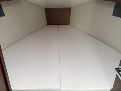 2024-beneteau-oceanis-34-1-9