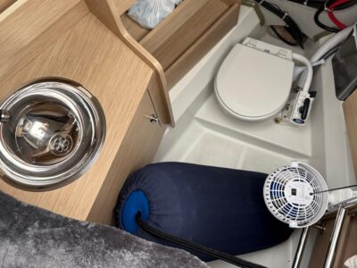 2019-beneteau-oceanis-51-1-39