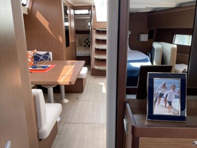 2024-beneteau-oceanis-51-1-8-1