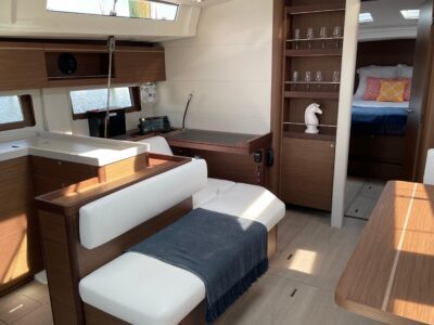 2024-beneteau-oceanis-51-1-9-1