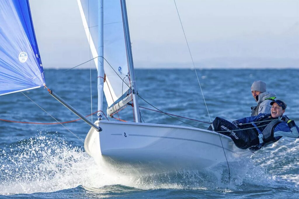 2027 Beneteau First 14