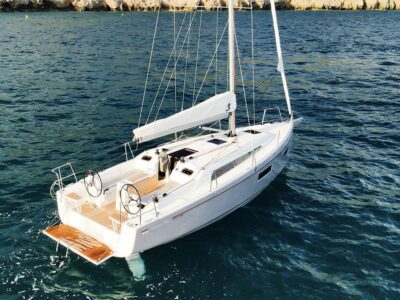 2027-beneteau-oceanis-34-1-3-1