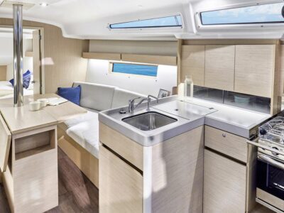 2027-beneteau-oceanis-34-1-7-1