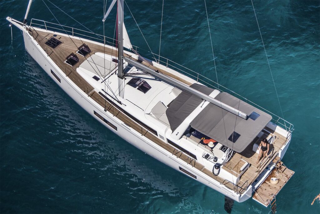 2027 Beneteau Oceanis Yacht 54