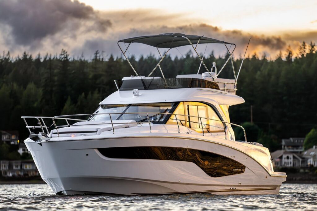 2027 Beneteau Antares 12 Fly