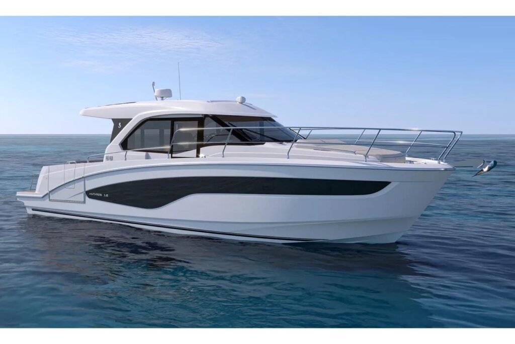 2027 Beneteau Antares 12 Coupe