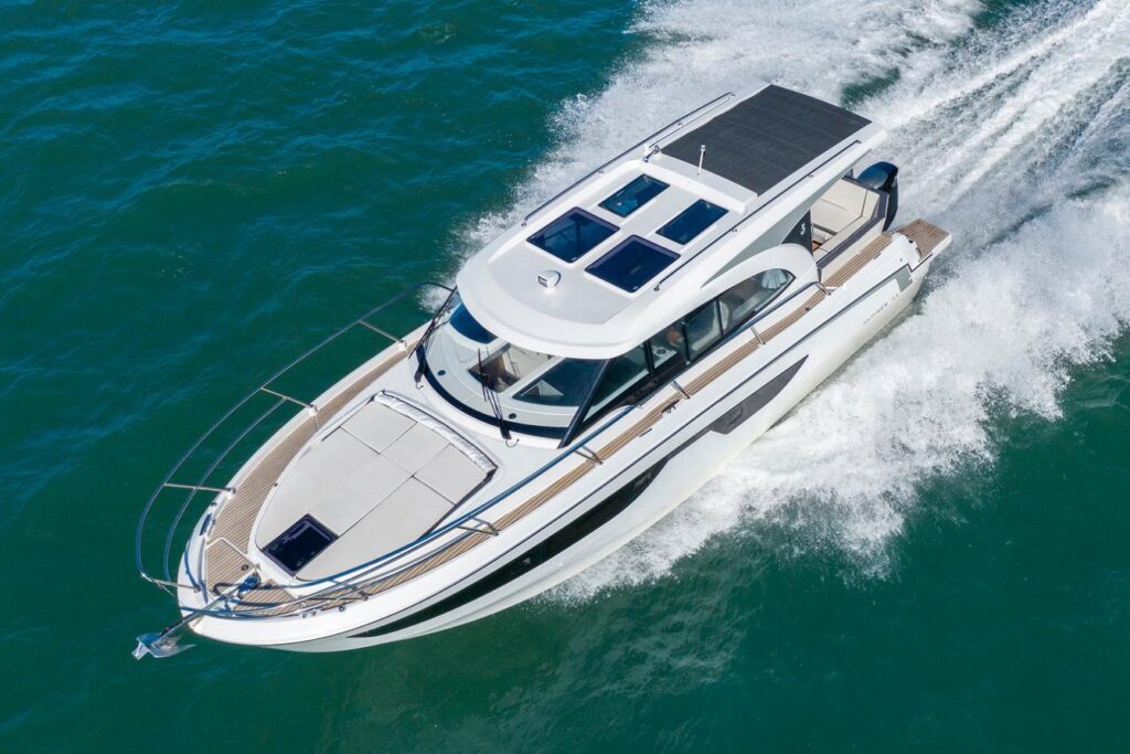 2027 Beneteau Antares 11 Coupe