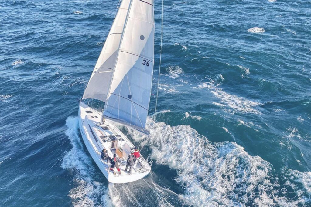 2027 Beneteau First 36