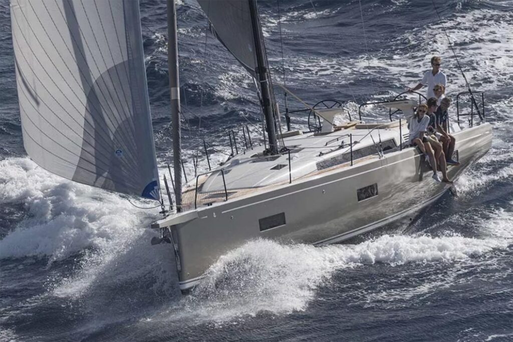 2027 Beneteau First 44