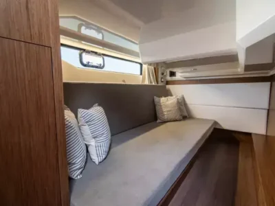 antares-12-coupe banquette with pillows