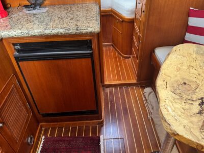 boat-10302176-31