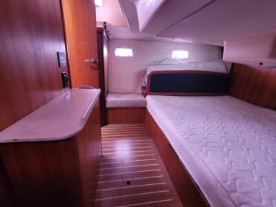 boat-10376041-52