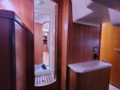 boat-10376041-53