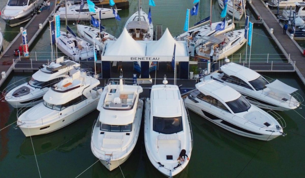 Line up of boats at the boat show